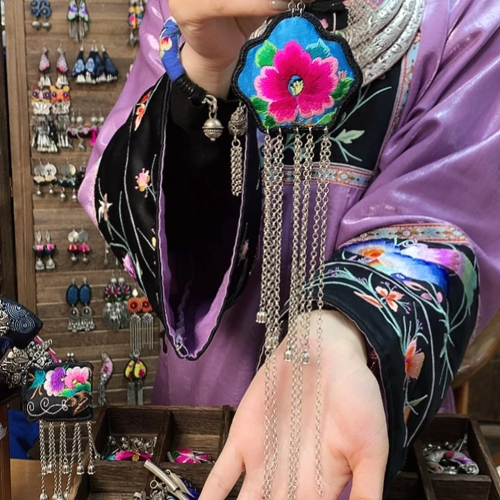 花岗石铁合金吊坠