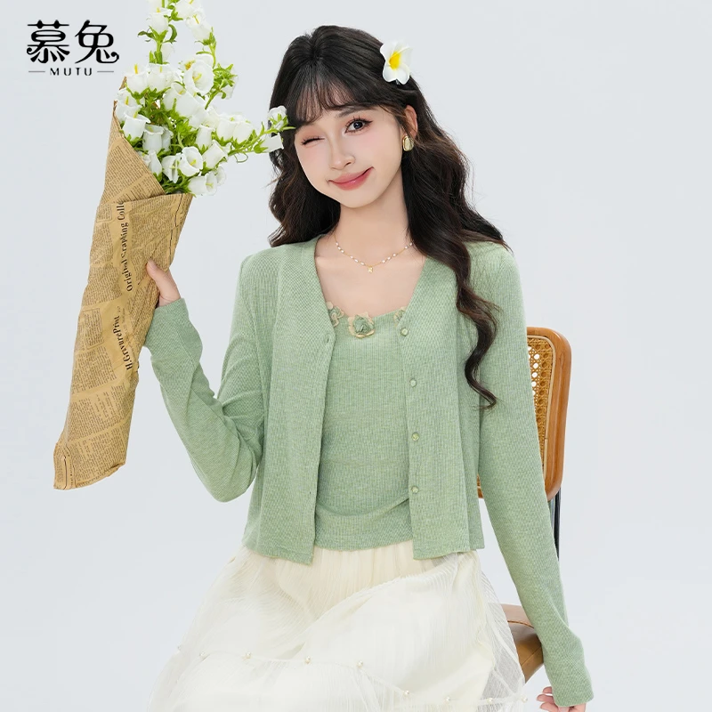 慕兔小清新绿色立体花朵背心吊带女2025夏新款针织开衫上衣两件套