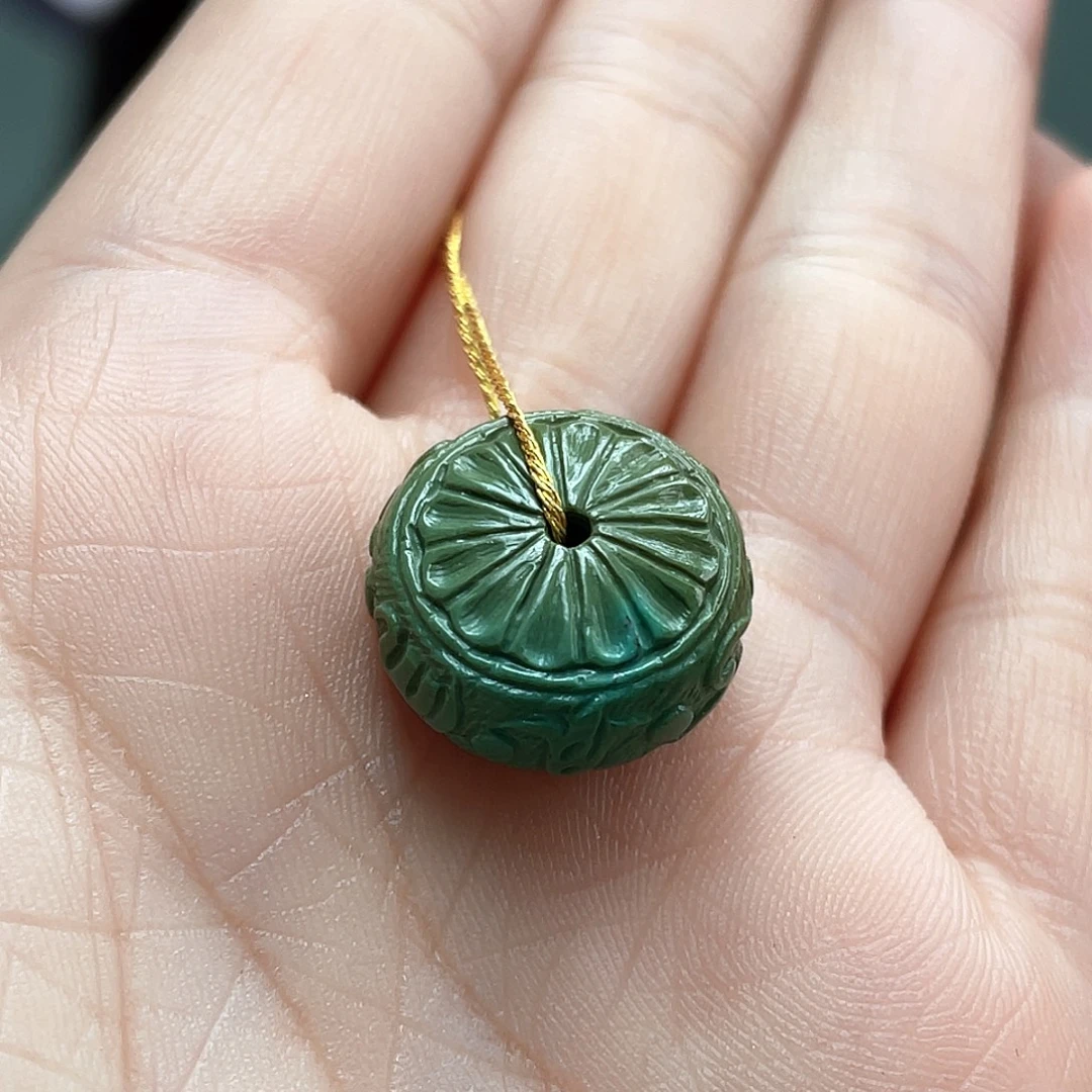 未镶嵌绿松石颈饰