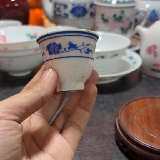 景德镇的陶瓷瓷器杯