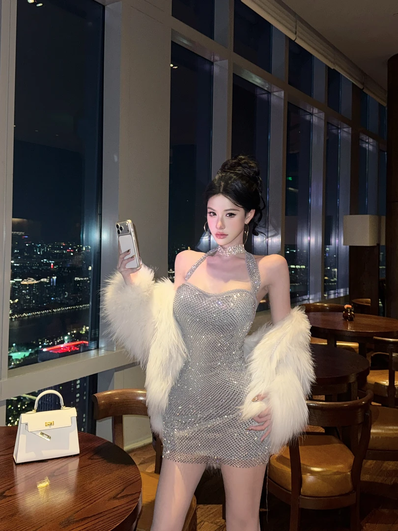 【顶流idol】秋冬新款宽松毛毛外套配重工高级感纯欲烫钻吊带连衣裙