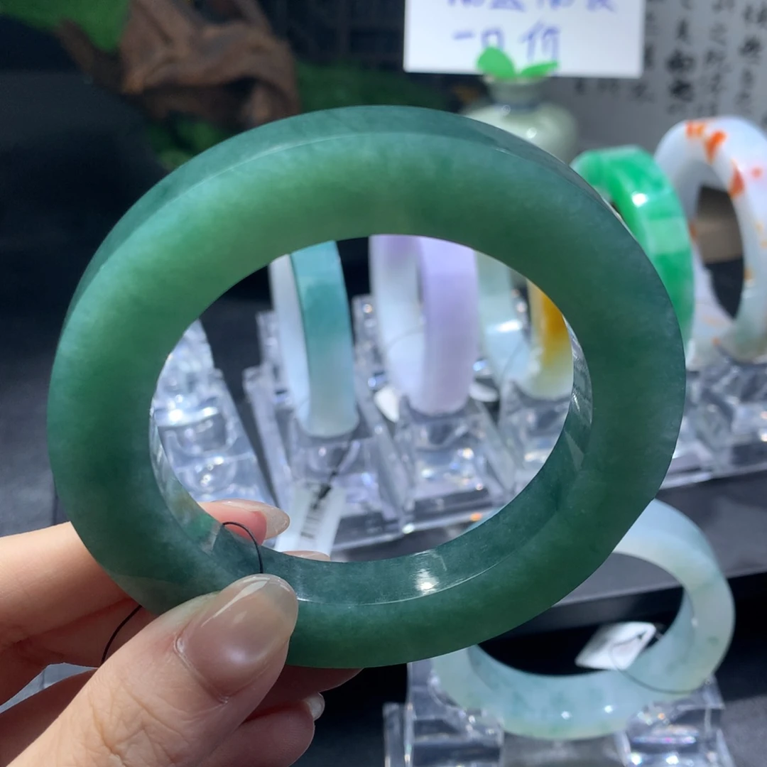 未镶嵌翡翠手镯定制翡翠