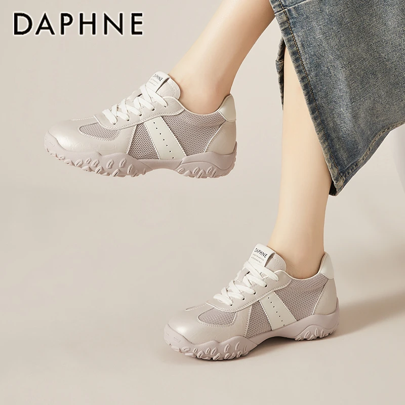达芙妮爆款内增高小个子德训鞋女2025新款夏季透气时尚网面休闲鞋