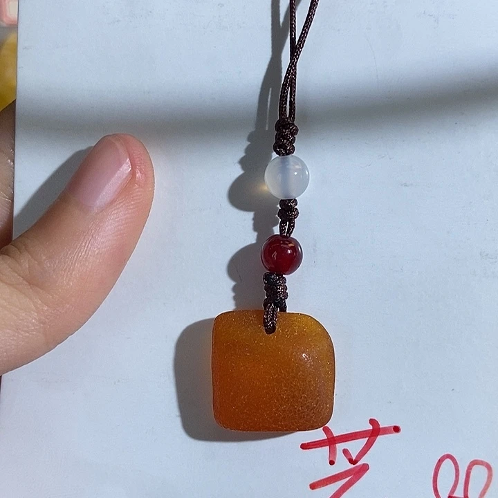 未镶嵌琥珀珠宝奇石