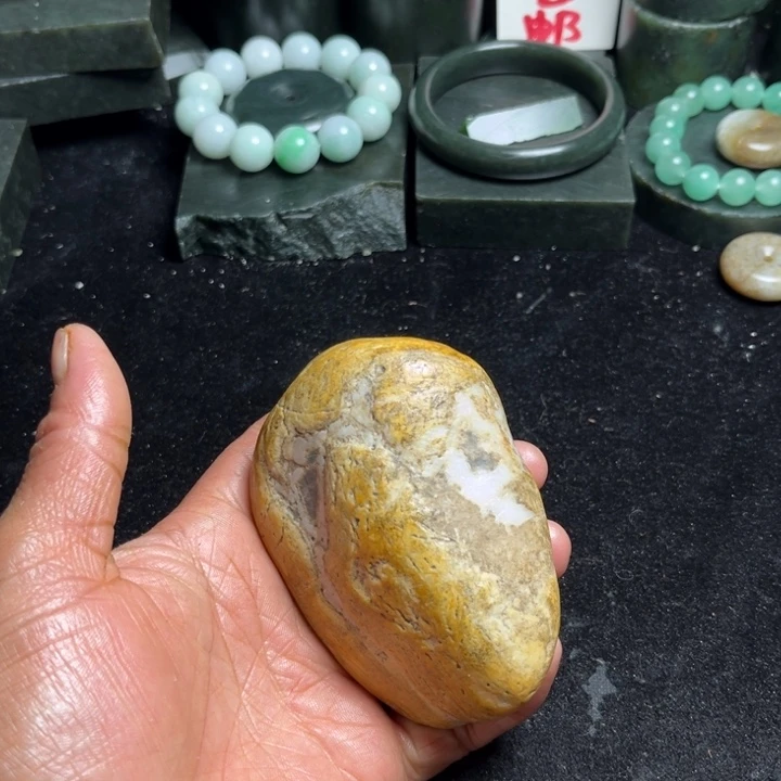 和田玉（糖玉）未镶嵌珠宝奇石