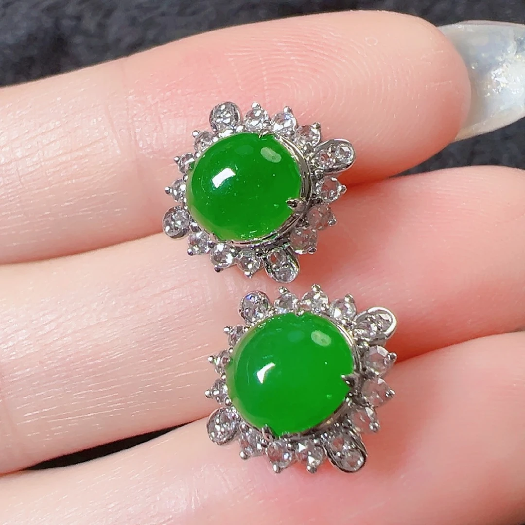 18K金镶嵌翡翠耳饰签收后24小时鉴赏期，过时不退