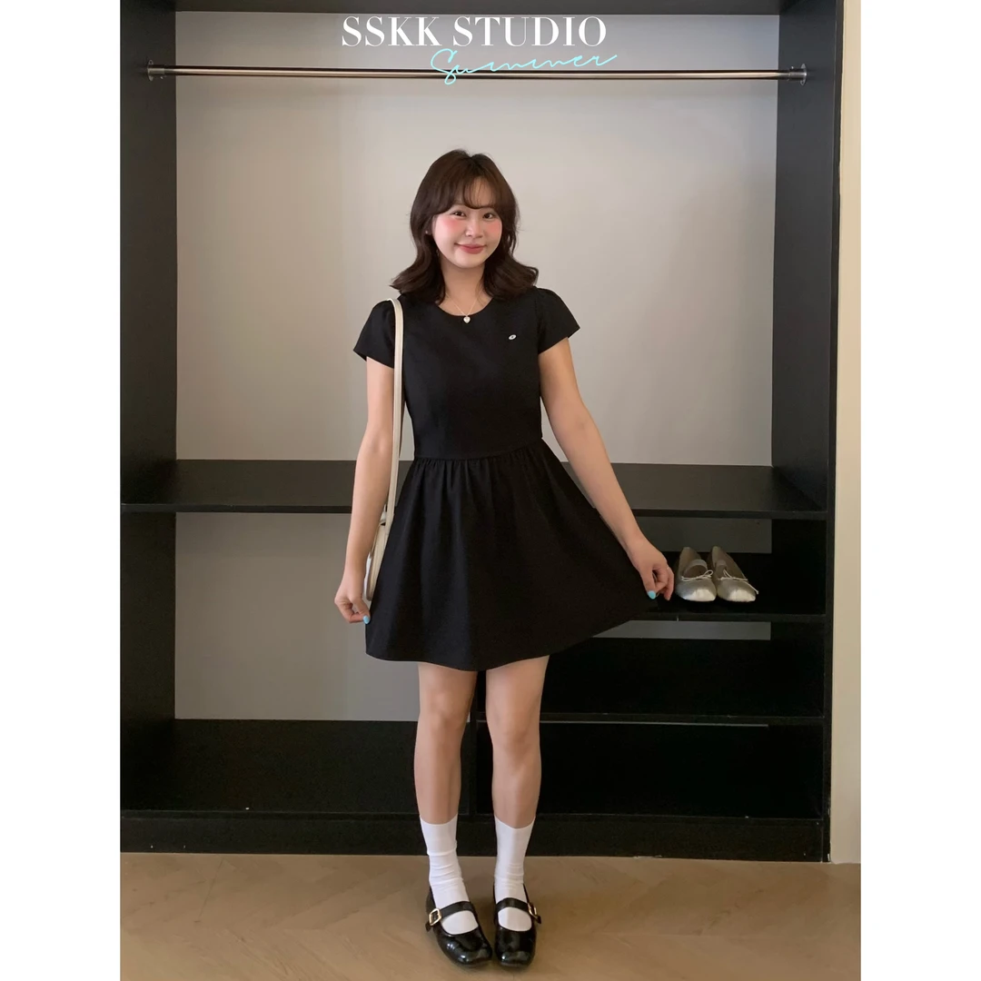 KMZY/KMZY山_山【南国庄园】微胖赫本风高级感收腰系带显瘦小黑裙女