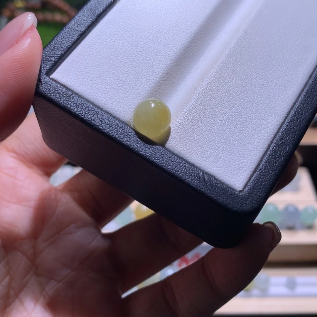 翡翠散珠特价黄翡卡8+