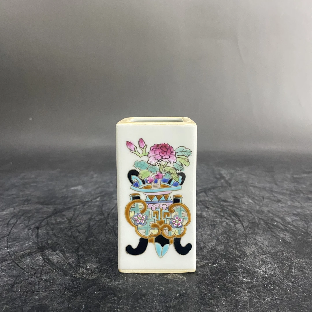 3330 花卉诗文四方笔筒