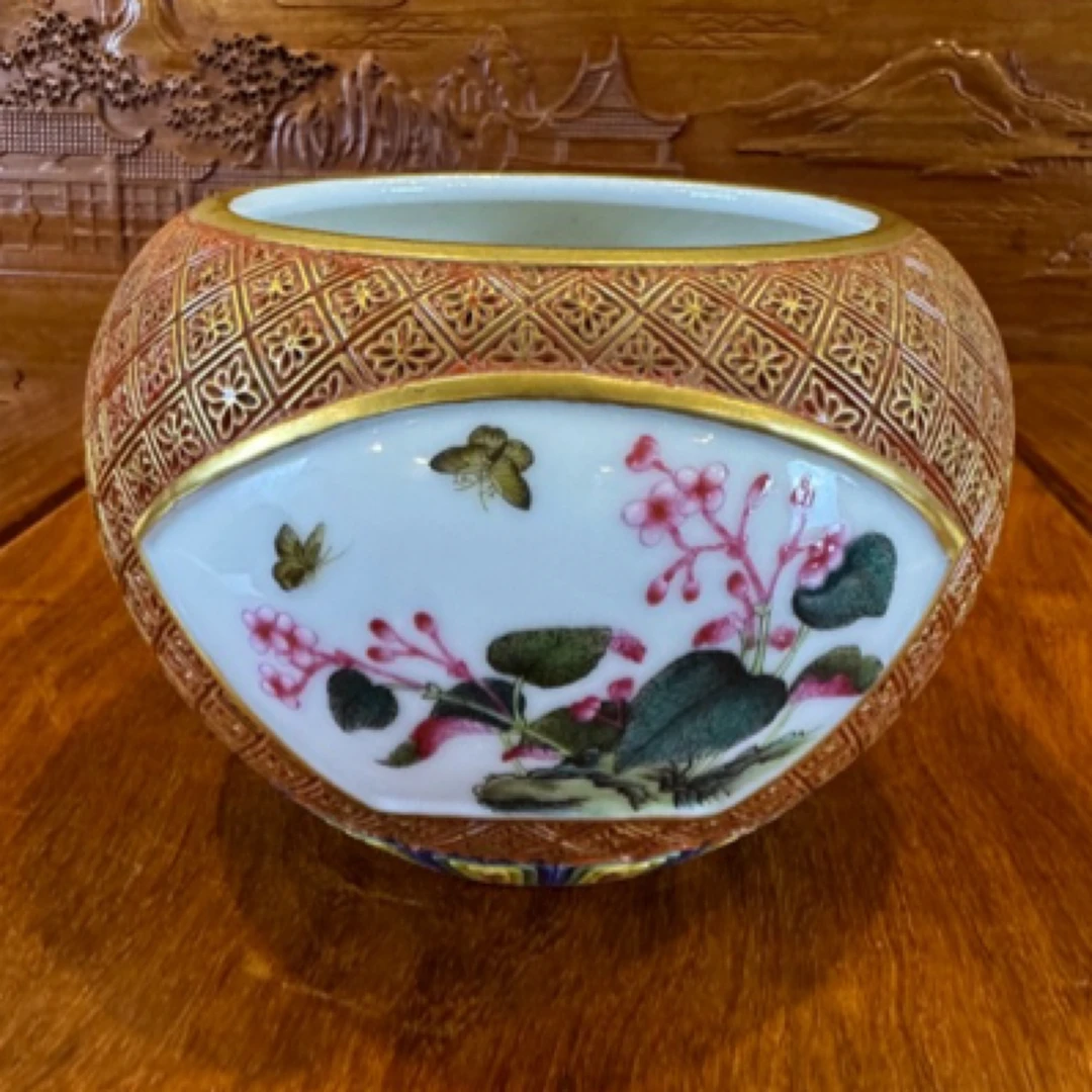 当代 雕刻描金粉彩水洗高9.5Cm口径9cm