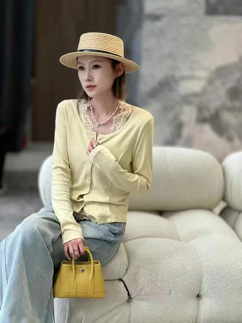 深圳卡莎2025早春新款欧韩蕾丝背心打底+长袖两件套上衣F5349