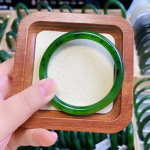 和田玉（碧玉）手镯未镶嵌