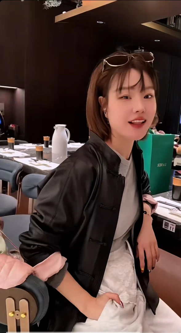 VIVIAN  小敏家  黑色小羊皮外套