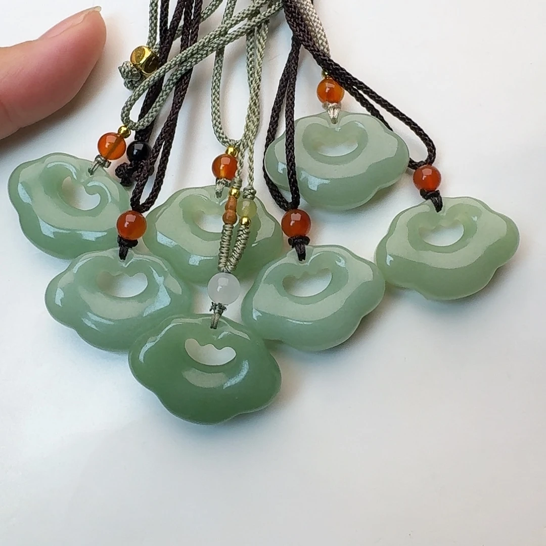 石英质玉未镶嵌颈饰东陵玉如意锁