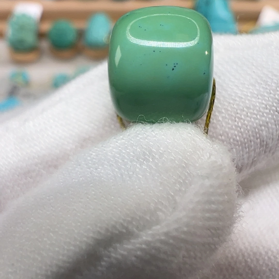 绿松石未镶嵌配饰直径10.5