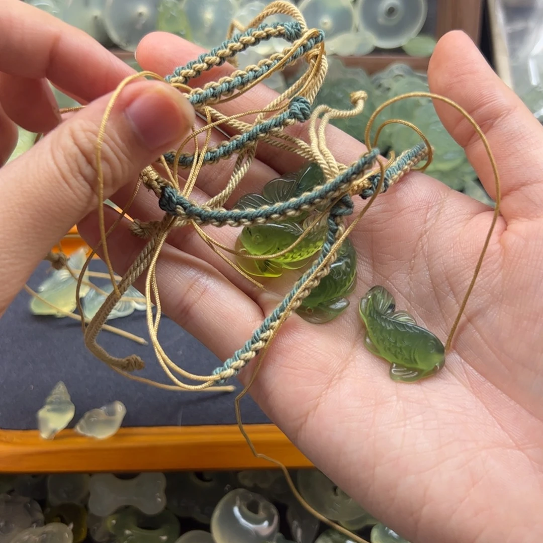 蛇纹石玉合金颈饰