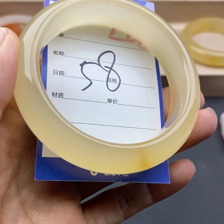 石英质玉未镶嵌手镯