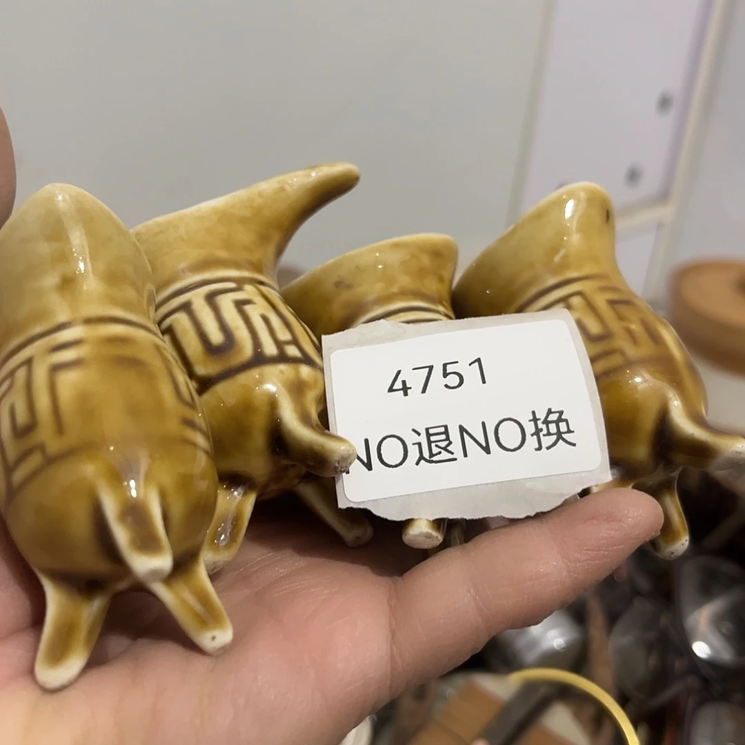 吴***肉老挝石4751的工艺品