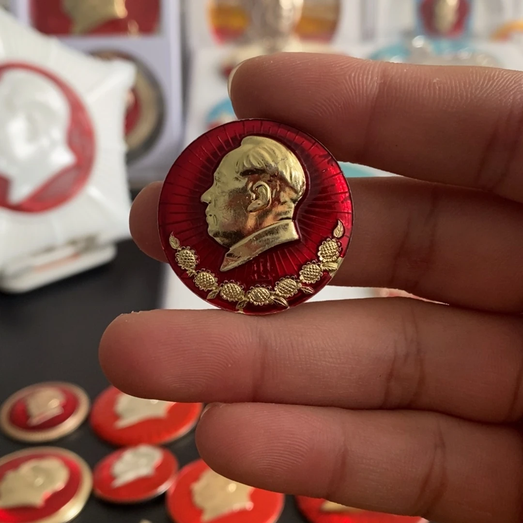 铝苗*俊红色纪念章文像七葵花忠
