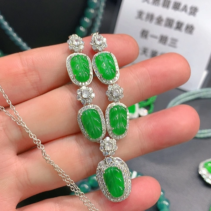 翡翠手链未镶嵌。。。