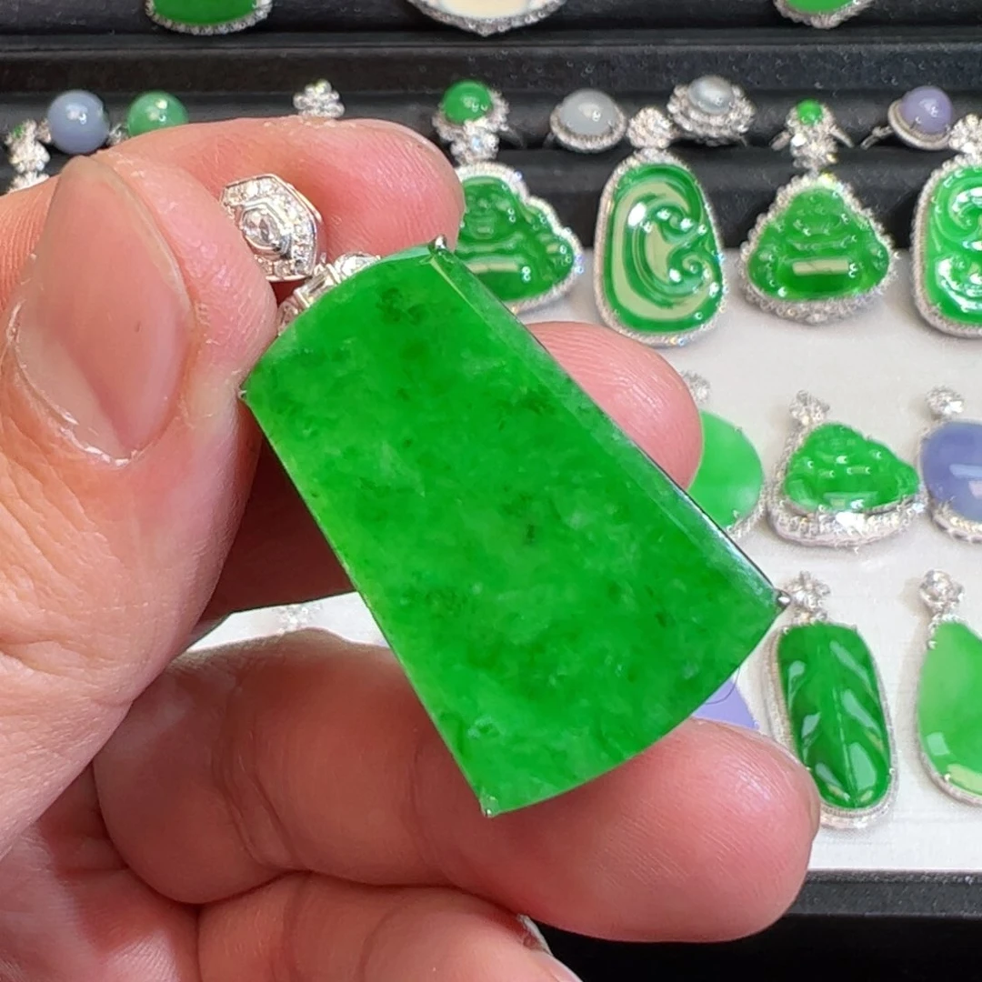 翡翠吊坠(不含链)18K金镶嵌