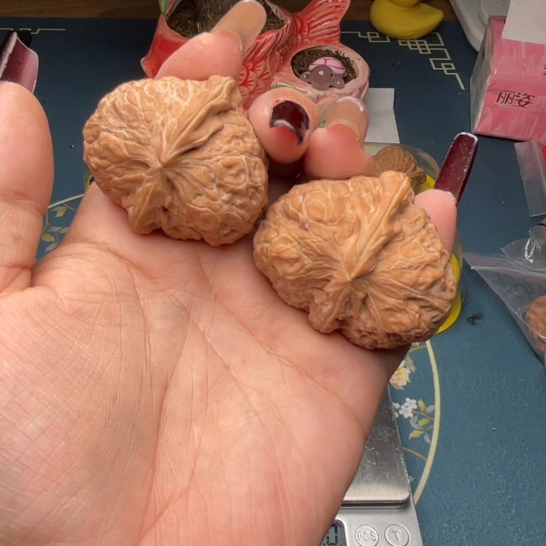 文玩核桃把件大*豆南瓜墩鹰