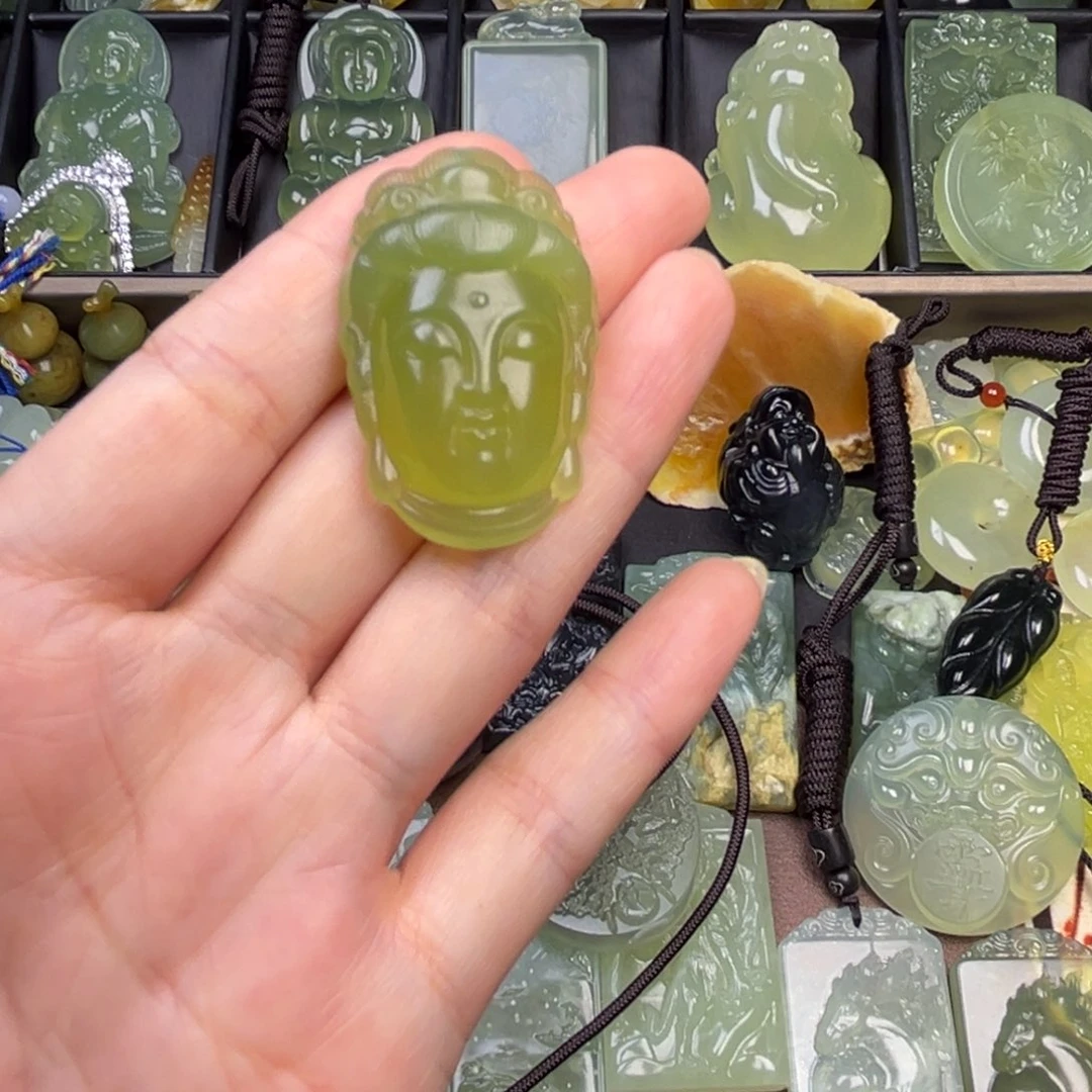 在***瓶蛇纹石玉未镶嵌吊坠(赠链)