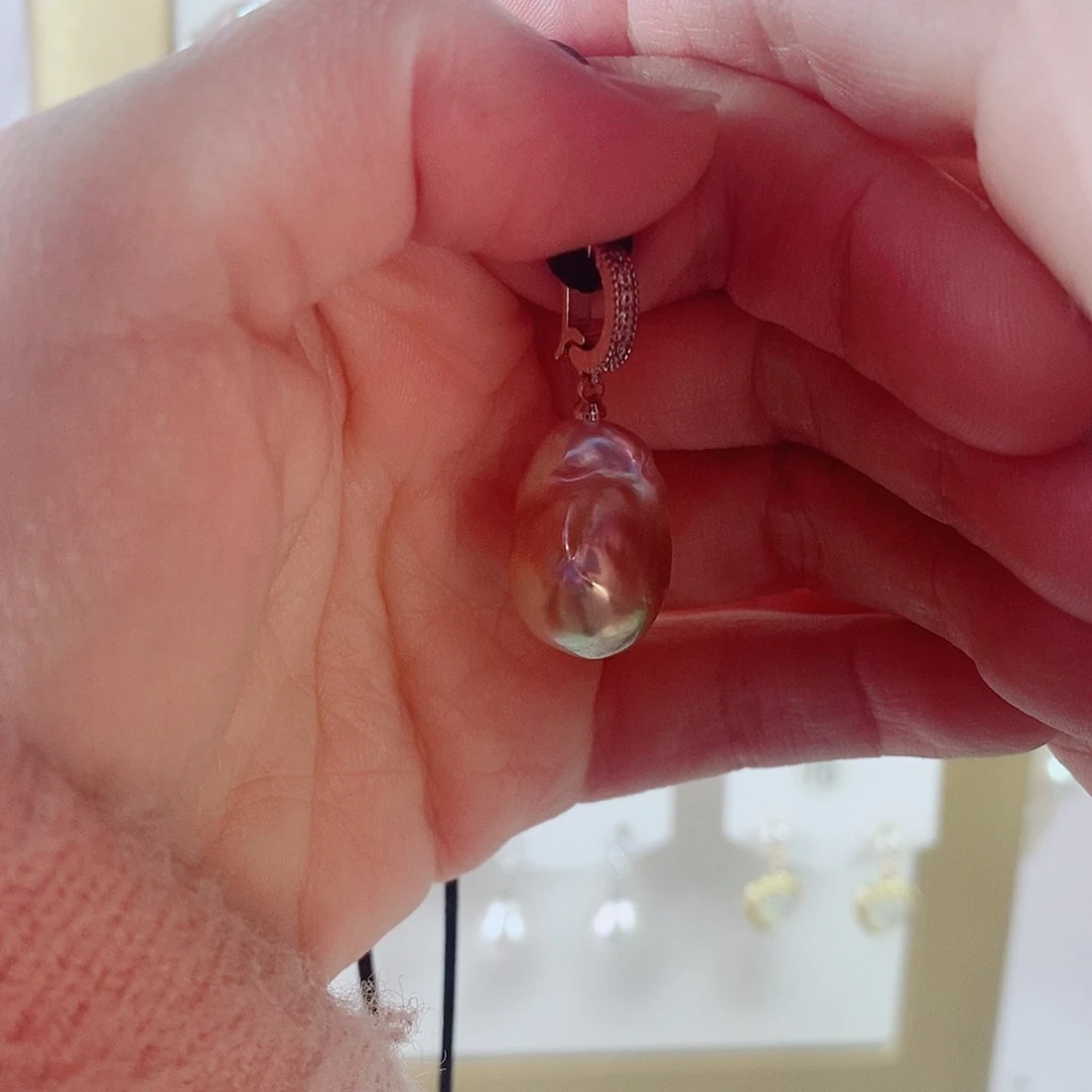 合金无万能扣款彩巴吊坠