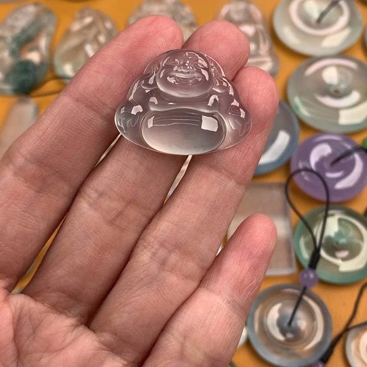 颈饰未镶嵌翡翠….