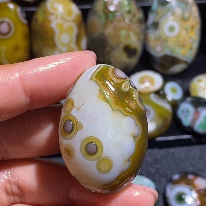 玛瑙/玉髓未镶嵌珠宝奇石77