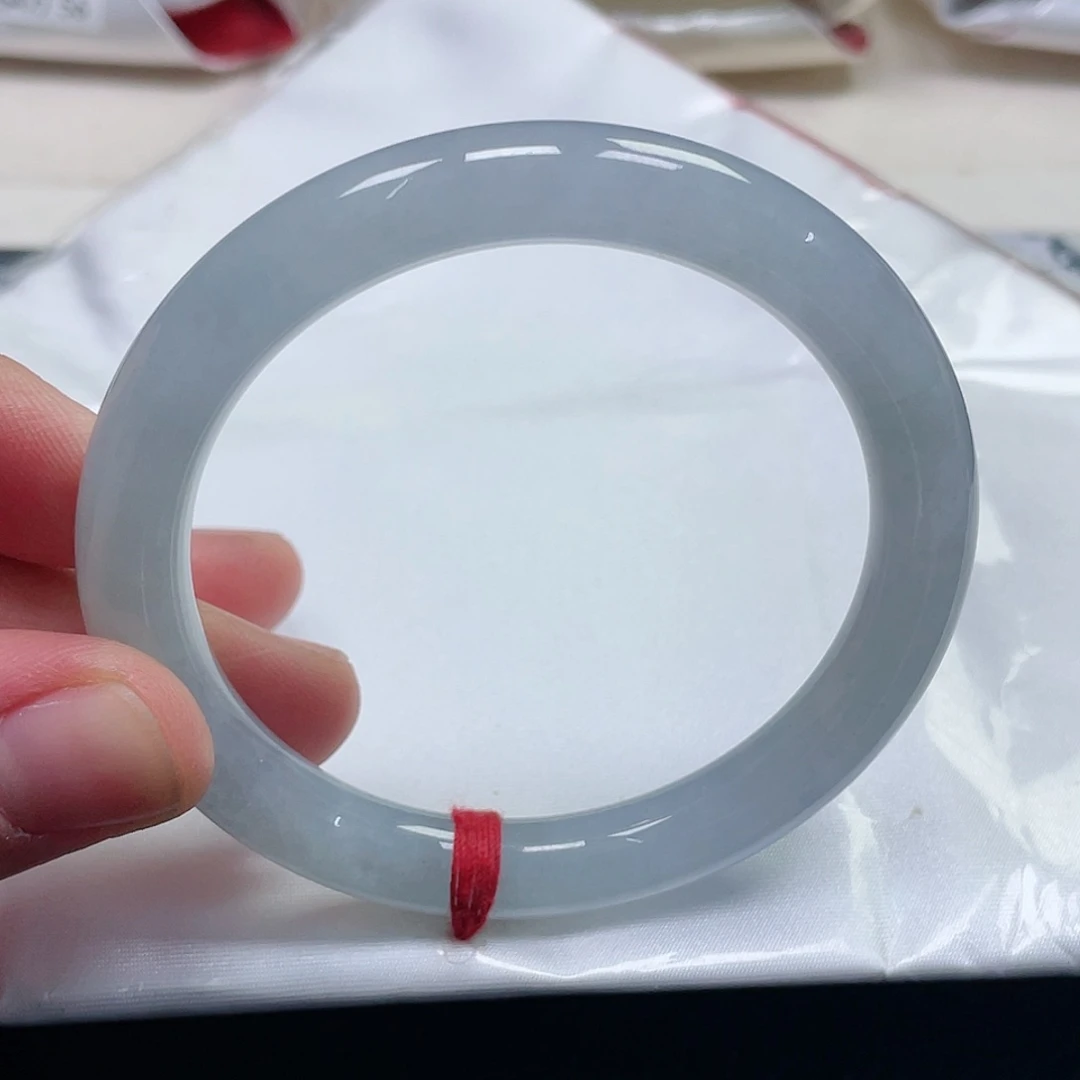 未镶嵌手镯（圆镯）翡翠L****