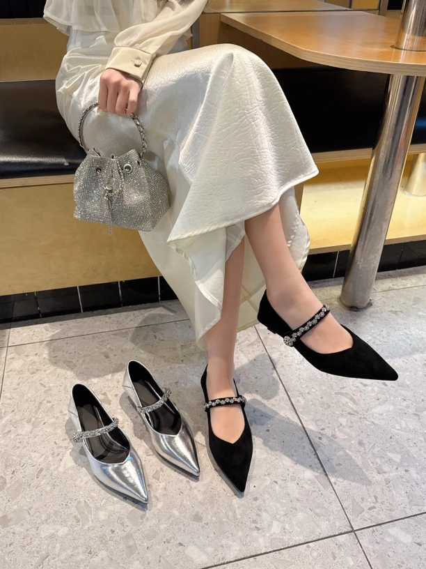 0226达思图【仙雾花神】千金玛德琳风水钻单鞋女尖头内增高玛丽珍鞋