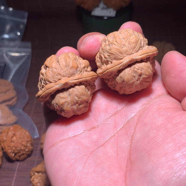 问***山核桃蛤蟆头福利麻核桃有黄