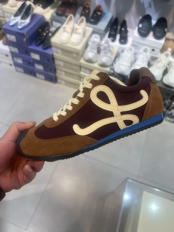 「逗留家」新款春季爆火德训板鞋