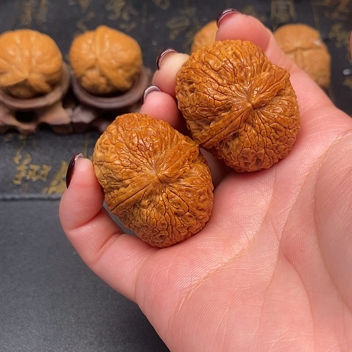 文玩核桃吊坠铁皮罗汉