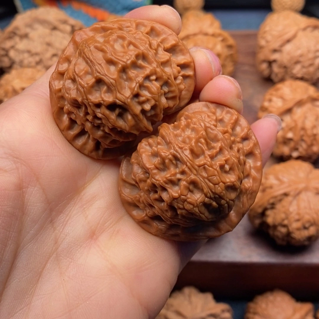 文玩核桃吊坠42全品，山地桃心宫灯