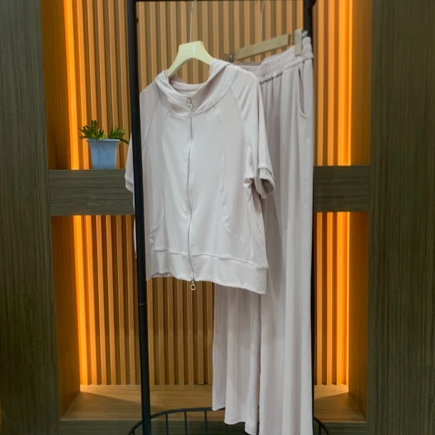 2093 夏季简约纯色时尚套装收边