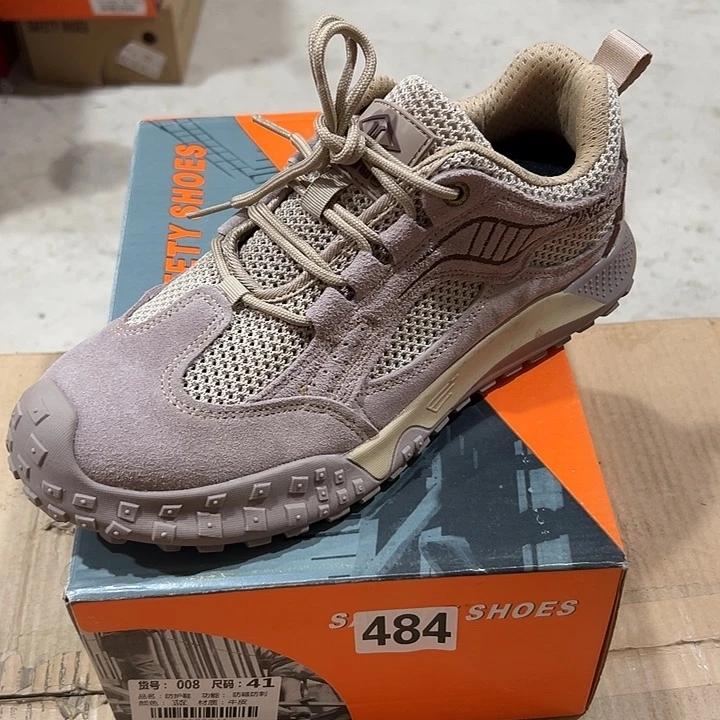 484号。42防砸防刺劳保鞋。鞋底磨损介意勿拍