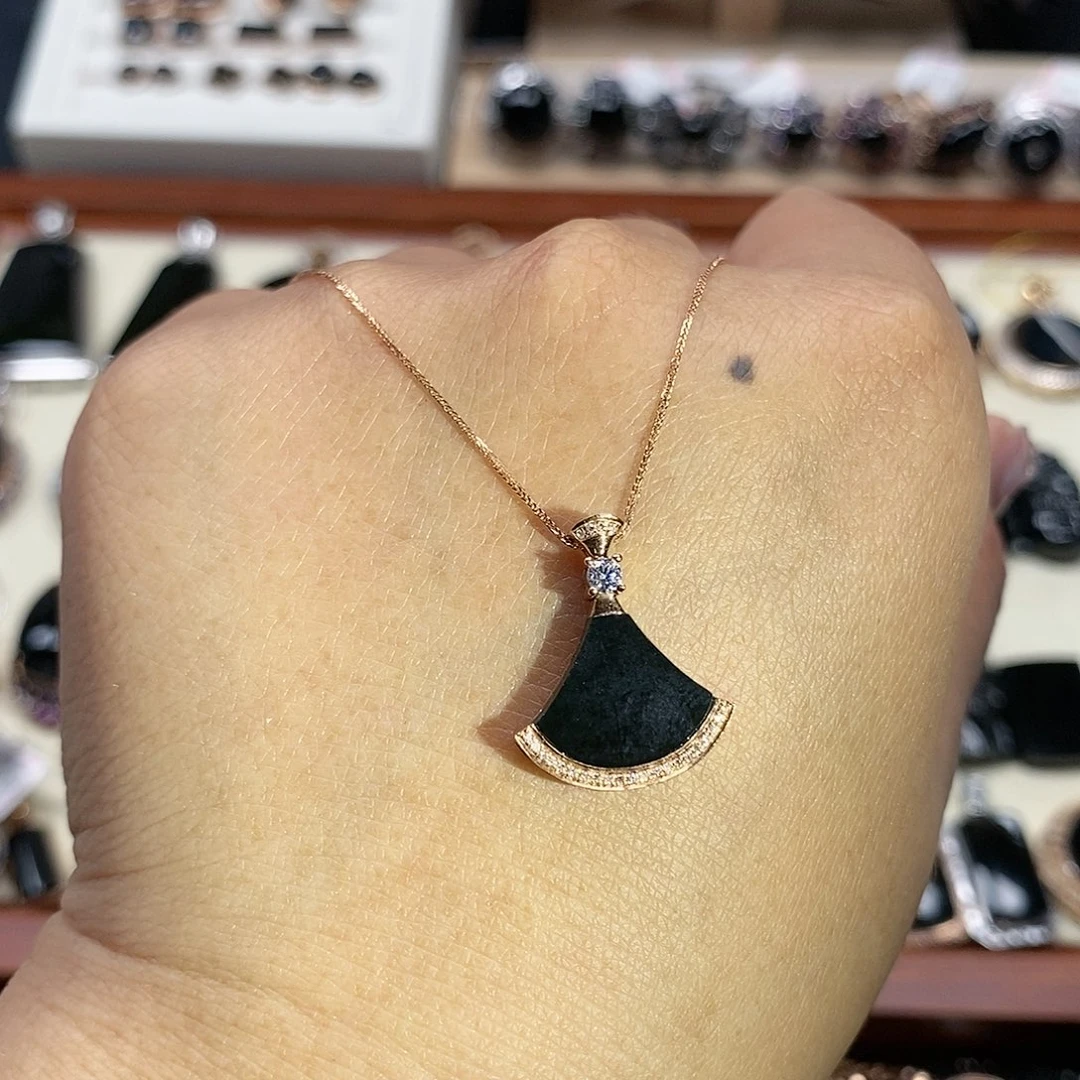 翡翠颈饰18K金镶嵌墨翠项链