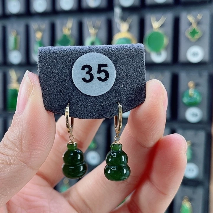 18K金镶嵌和田玉耳饰