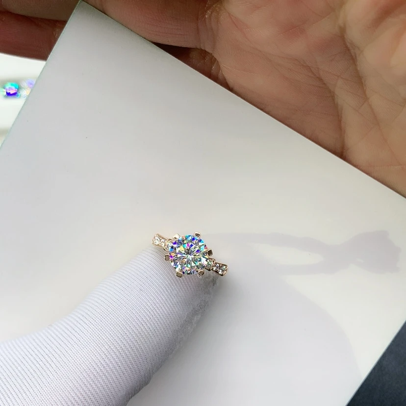 【闪购商品】合成碳硅石戒指/指环18K金镶嵌