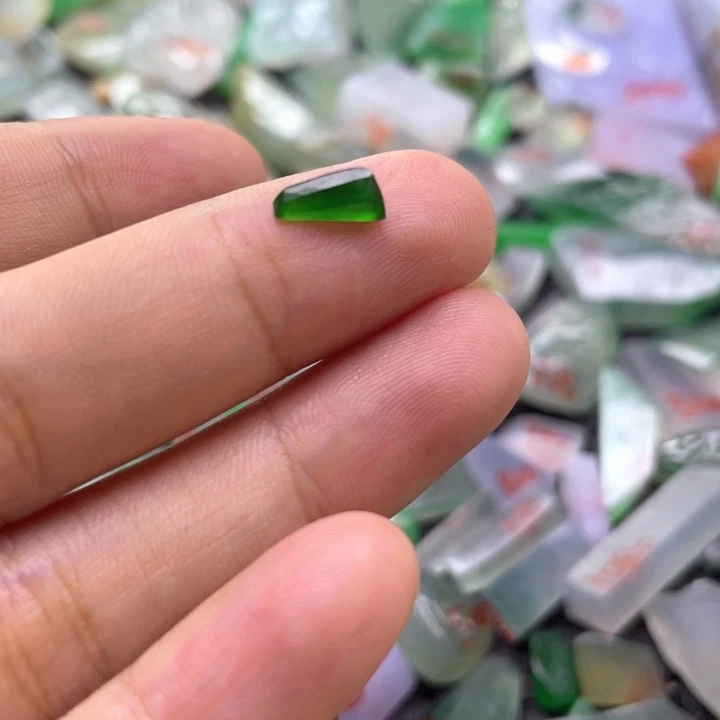 定制翡翠未镶嵌天然翡翠