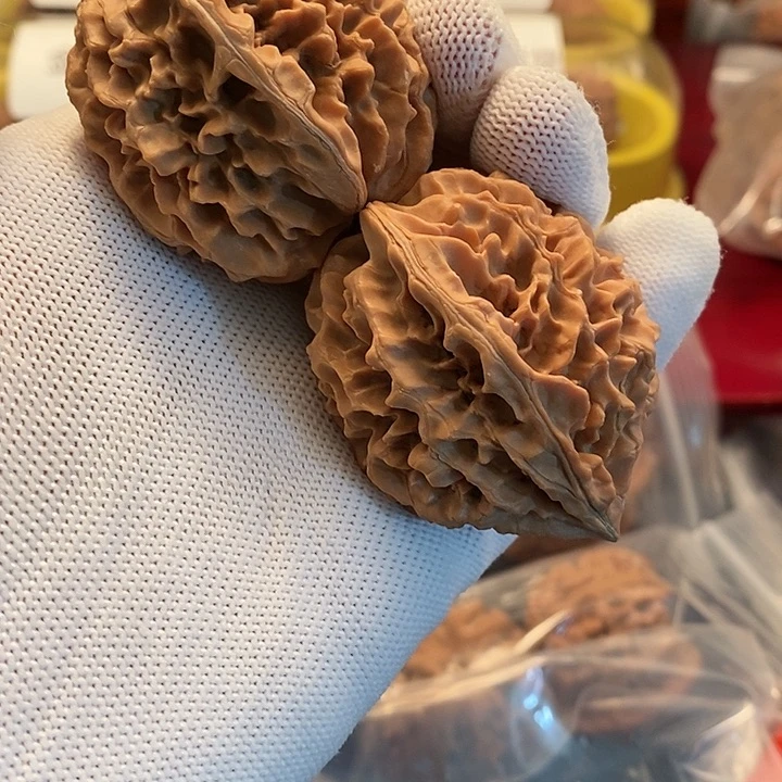 【闪购商品】文玩核桃吊坠招财