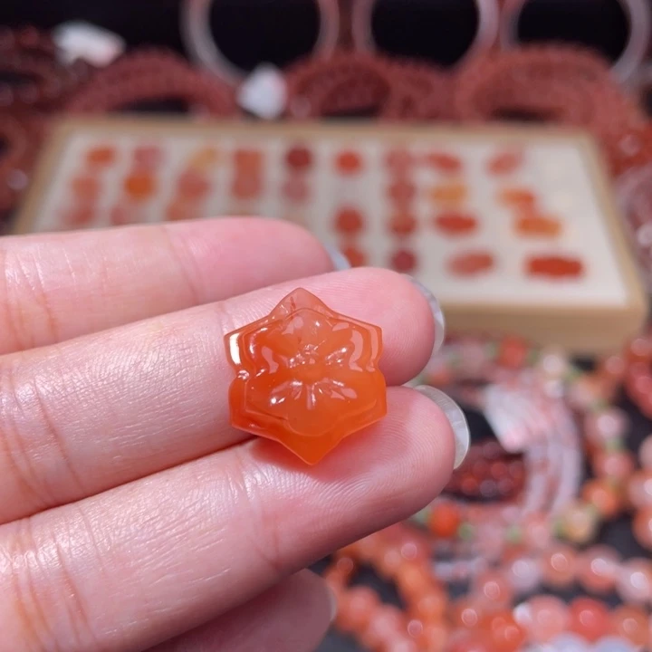 南红玛瑙未镶嵌紫荆花1922