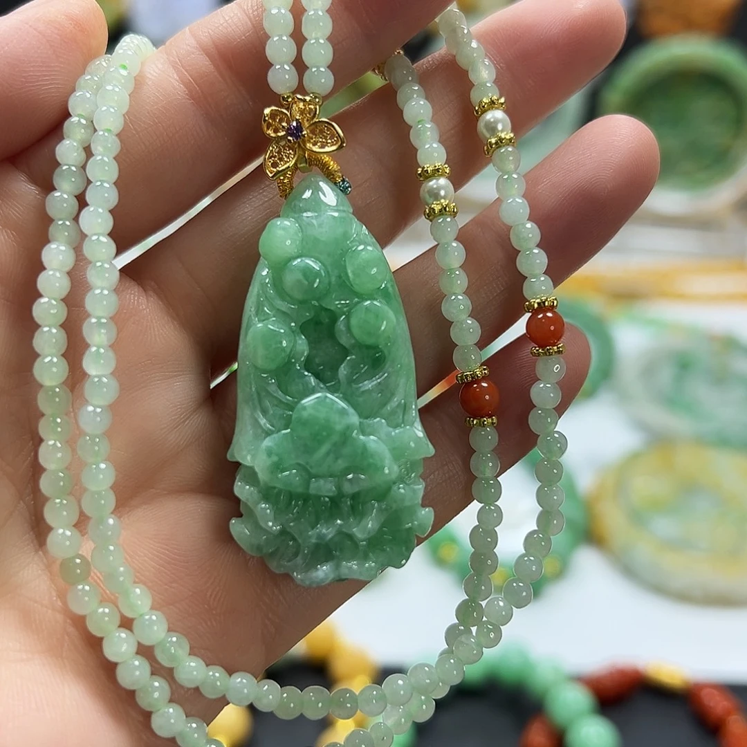 翡翠未镶嵌颈饰吊坠