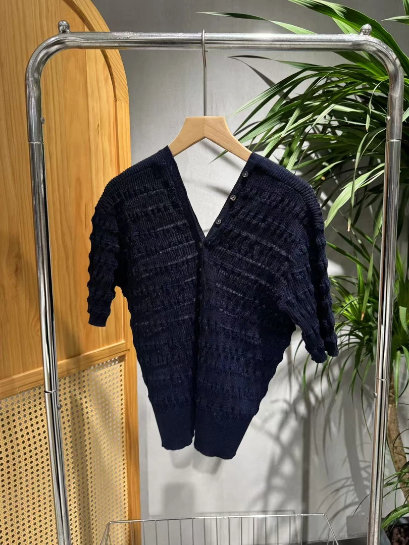 新款时尚百搭针织衫 YT9685