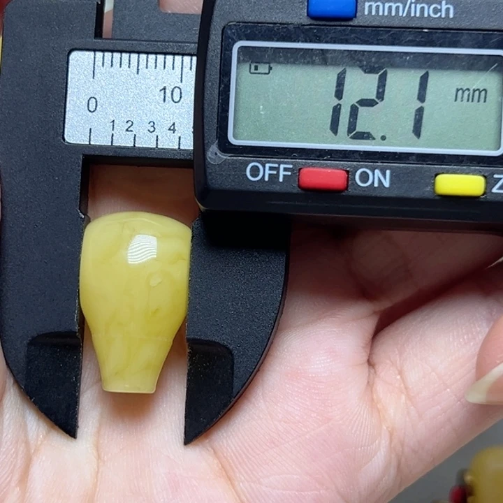 琥珀未镶嵌裸石三通