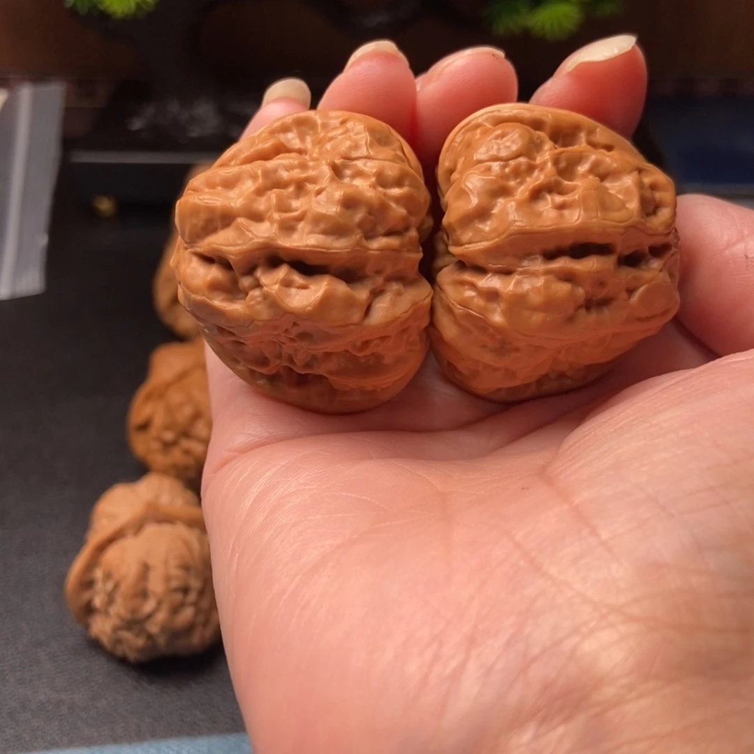 任***健文玩核桃把件蛤蟆头