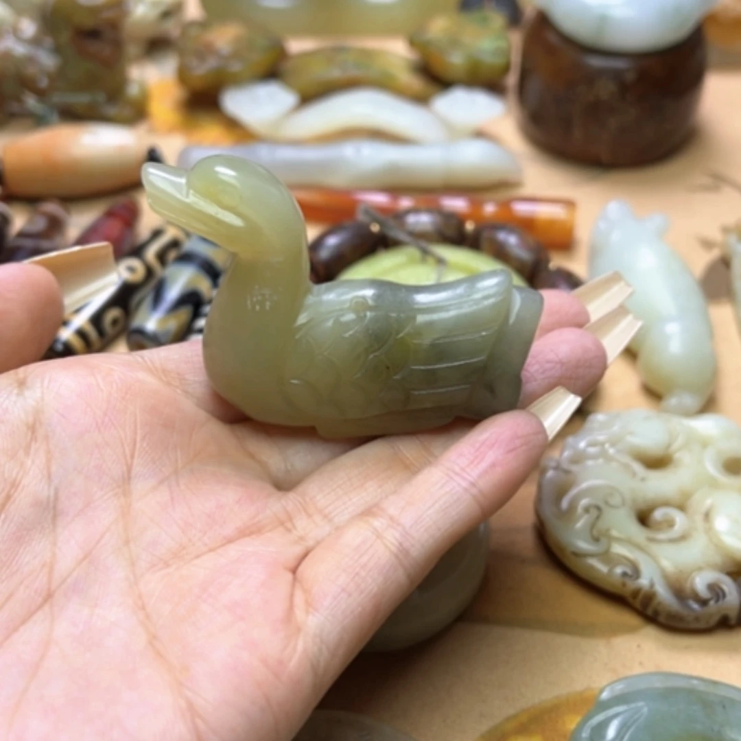 【闪购商品】蛇纹石玉颈饰未镶嵌