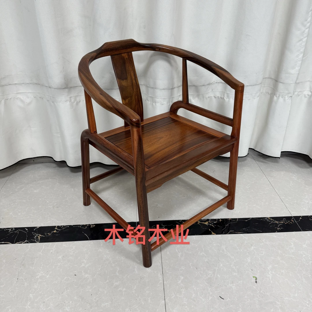 明月椅 进口檀木 密度高 油性高 重硬坚韧 材性其稳定 有红木之称